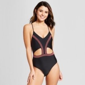 Xhilaration cut out bathing suit XS